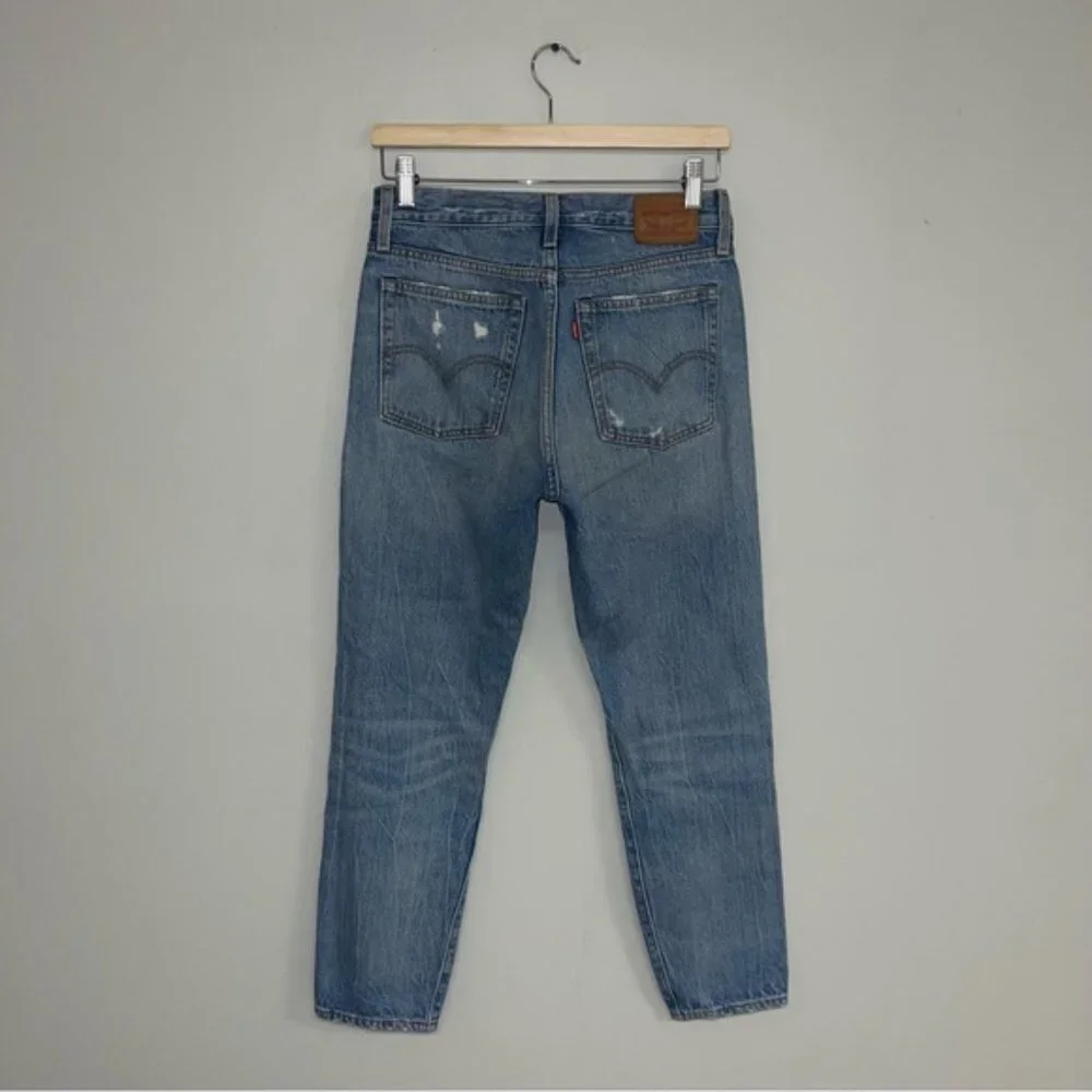 Levi’s Jeans Women's Size‎ 27 Wedgie Icon Fit High-Waist Distressed Tapered Leg